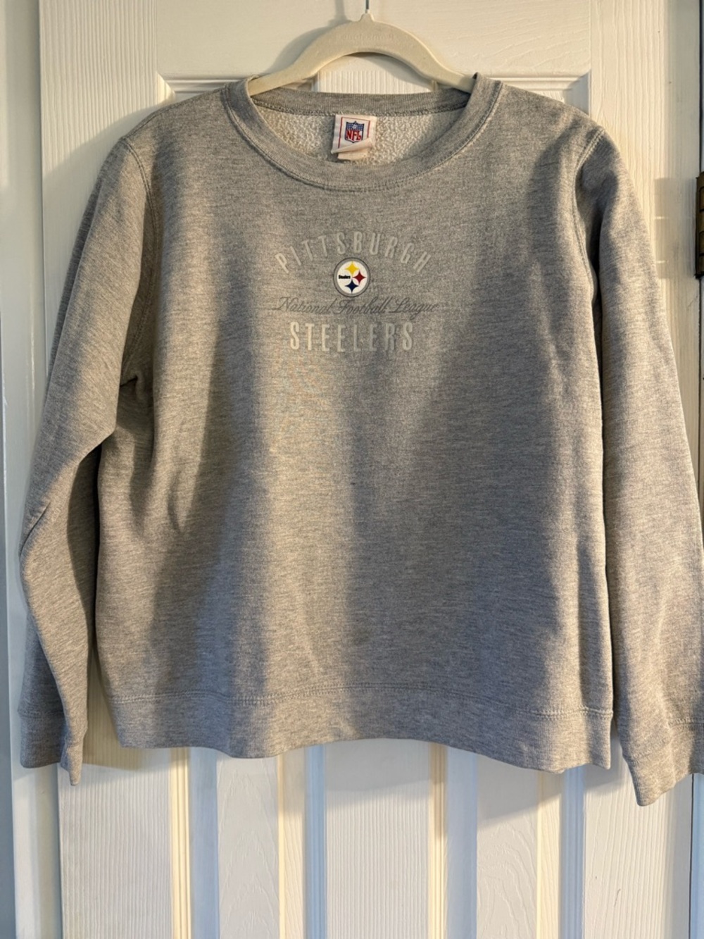 Vintage Women’s Steelers Sweatshirt